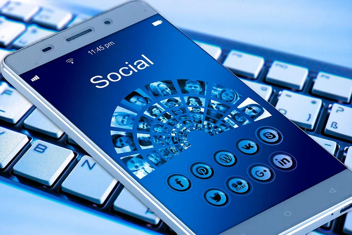 D Smartphone_1917737-cs.jpg D Smartphone_1917737-cs.jpg