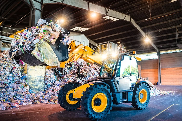 Mülltrennung und verbessertes Recycling sollen per Gesetz verbessert werden. Auch eine höhere Reparaturquote ist ein Ziel. Ob das wirklich realisierbar ist? (Bild: © Image'in - stock.adobe.com) Mülltrennung und verbessertes Recycling sollen per Gesetz verbessert werden. Auch eine höhere Reparaturquote ist ein Ziel. Ob das wirklich realisierbar ist?